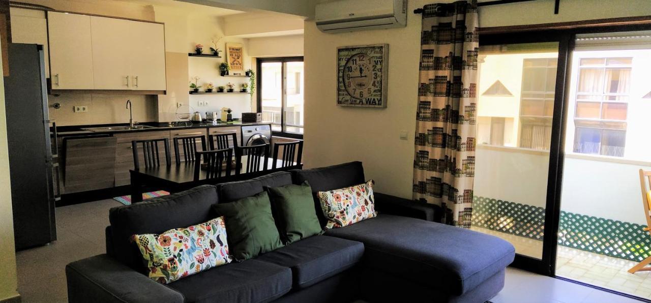 Large Apartment Near The Beach And Lisbon Costa da Caparica Exterior foto