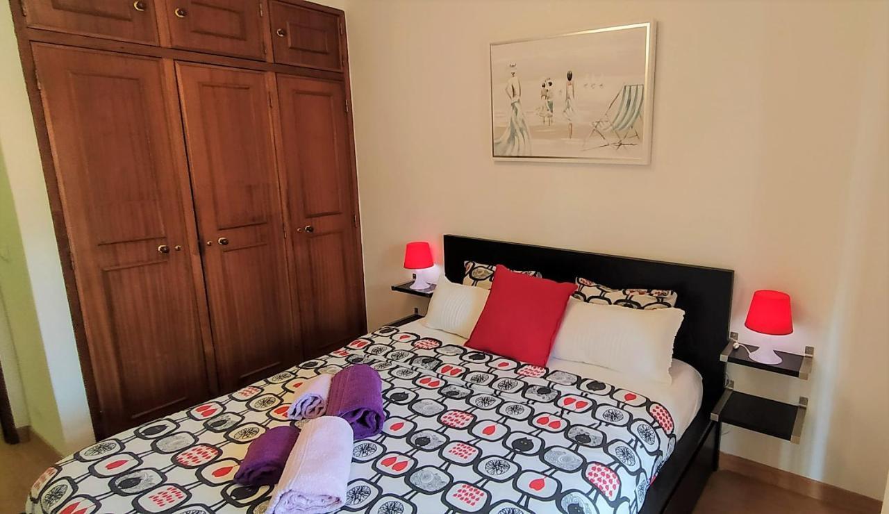 Large Apartment Near The Beach And Lisbon Costa da Caparica Exterior foto
