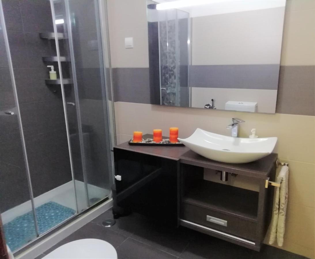 Large Apartment Near The Beach And Lisbon Costa da Caparica Exterior foto