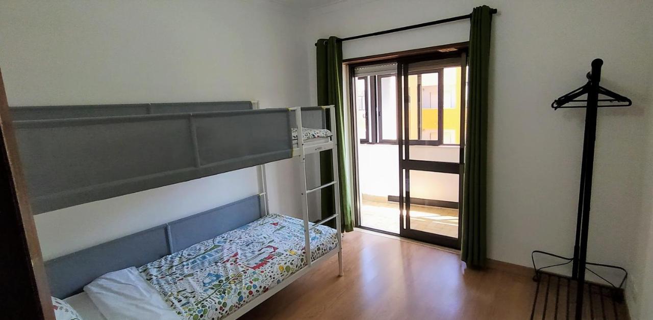 Large Apartment Near The Beach And Lisbon Costa da Caparica Exterior foto