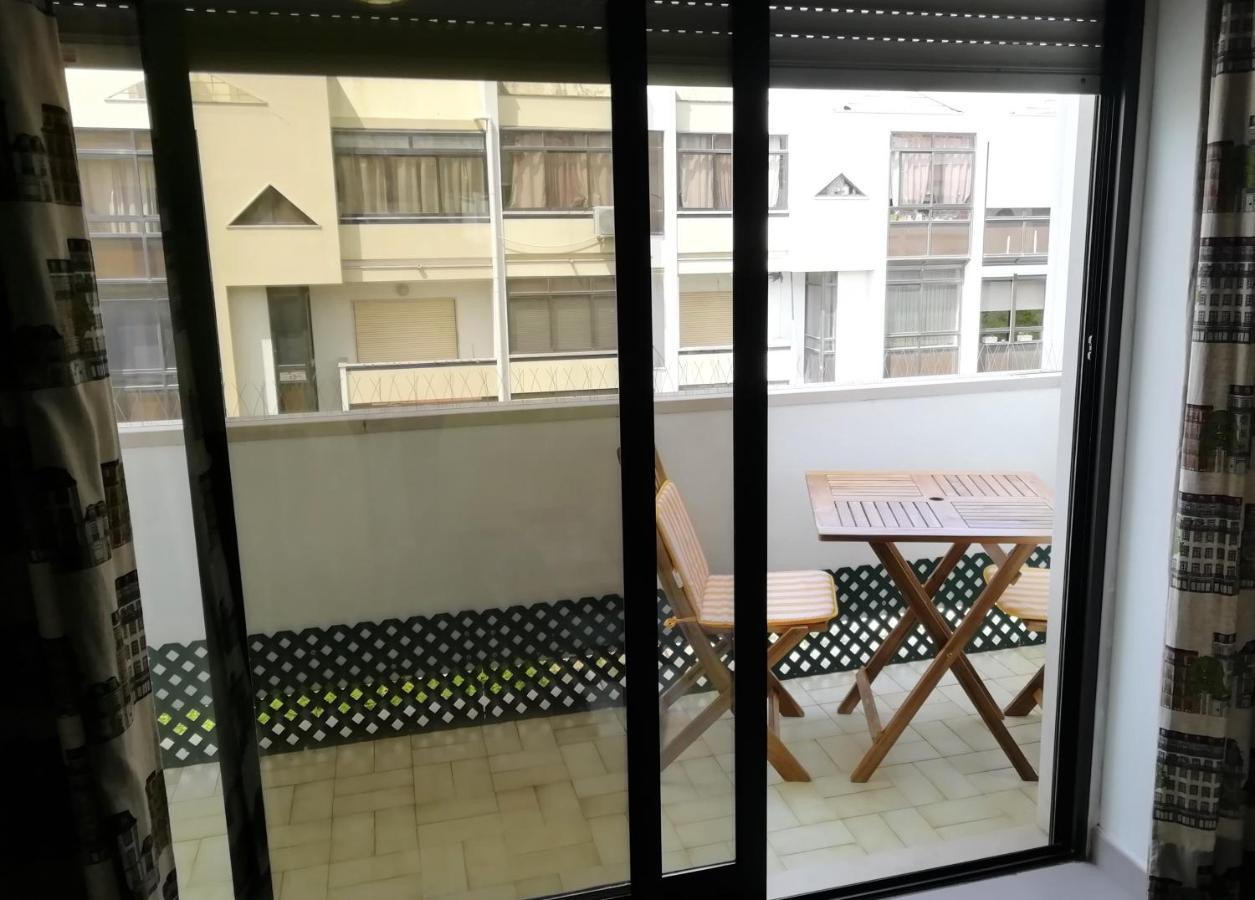 Large Apartment Near The Beach And Lisbon Costa da Caparica Exterior foto